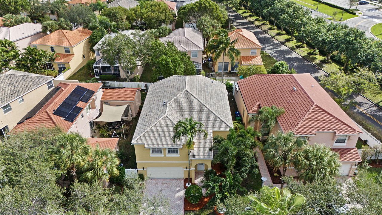 En Venta: $725,000 (4 camas, 2 baños, 2919 Pies cuadrados)