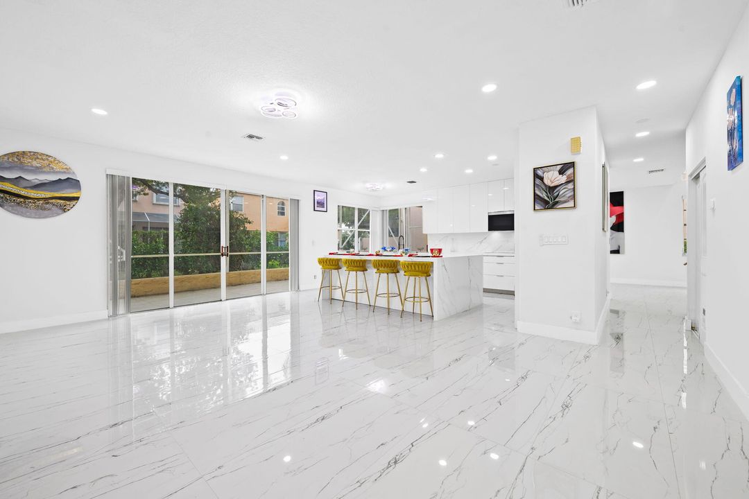 En Venta: $725,000 (4 camas, 2 baños, 2919 Pies cuadrados)