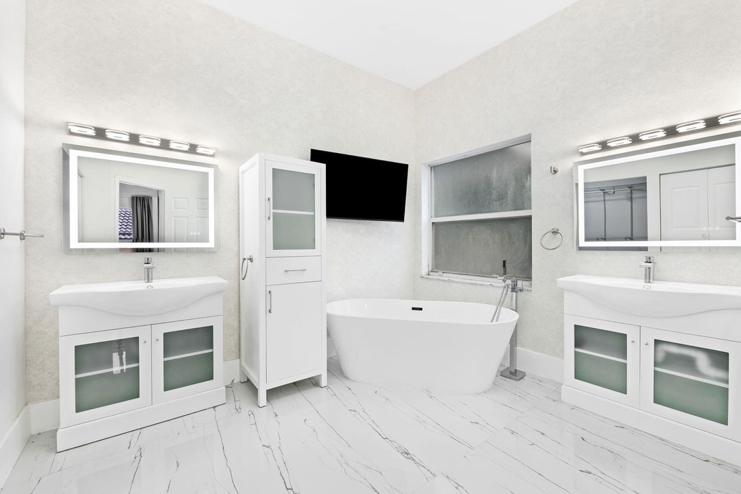 En Venta: $725,000 (4 camas, 2 baños, 2919 Pies cuadrados)