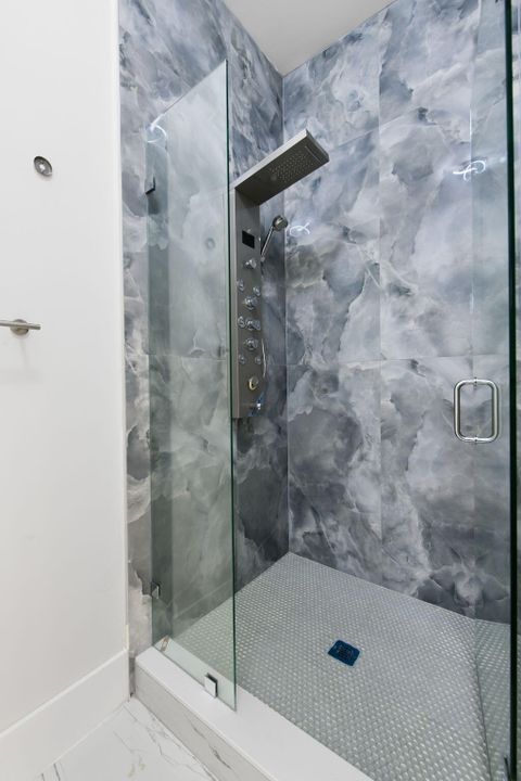 En Venta: $725,000 (4 camas, 2 baños, 2919 Pies cuadrados)