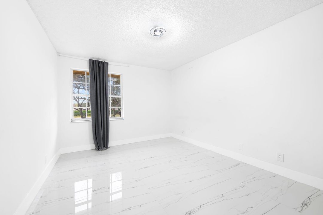 En Venta: $725,000 (4 camas, 2 baños, 2919 Pies cuadrados)