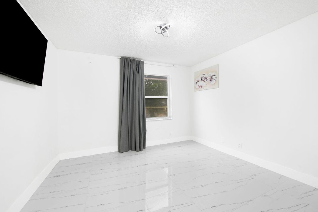 En Venta: $725,000 (4 camas, 2 baños, 2919 Pies cuadrados)