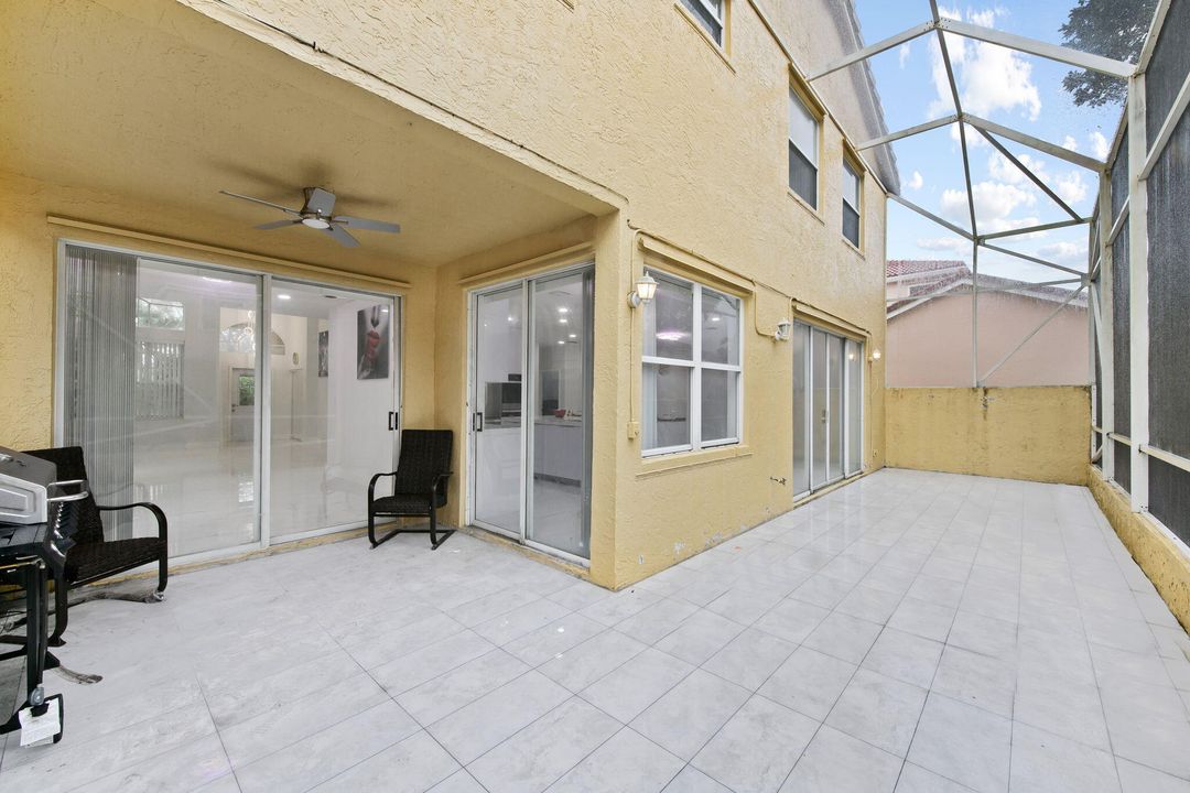 En Venta: $725,000 (4 camas, 2 baños, 2919 Pies cuadrados)