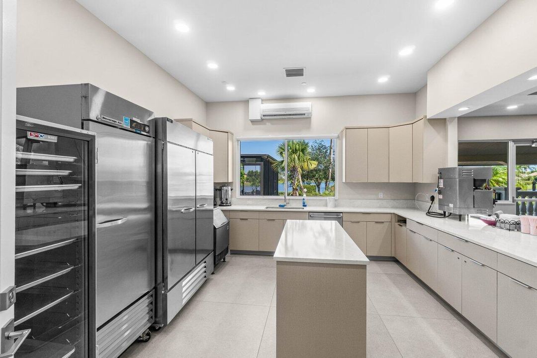 For Sale: $529,000 (3 beds, 2 baths, 1858 Square Feet)