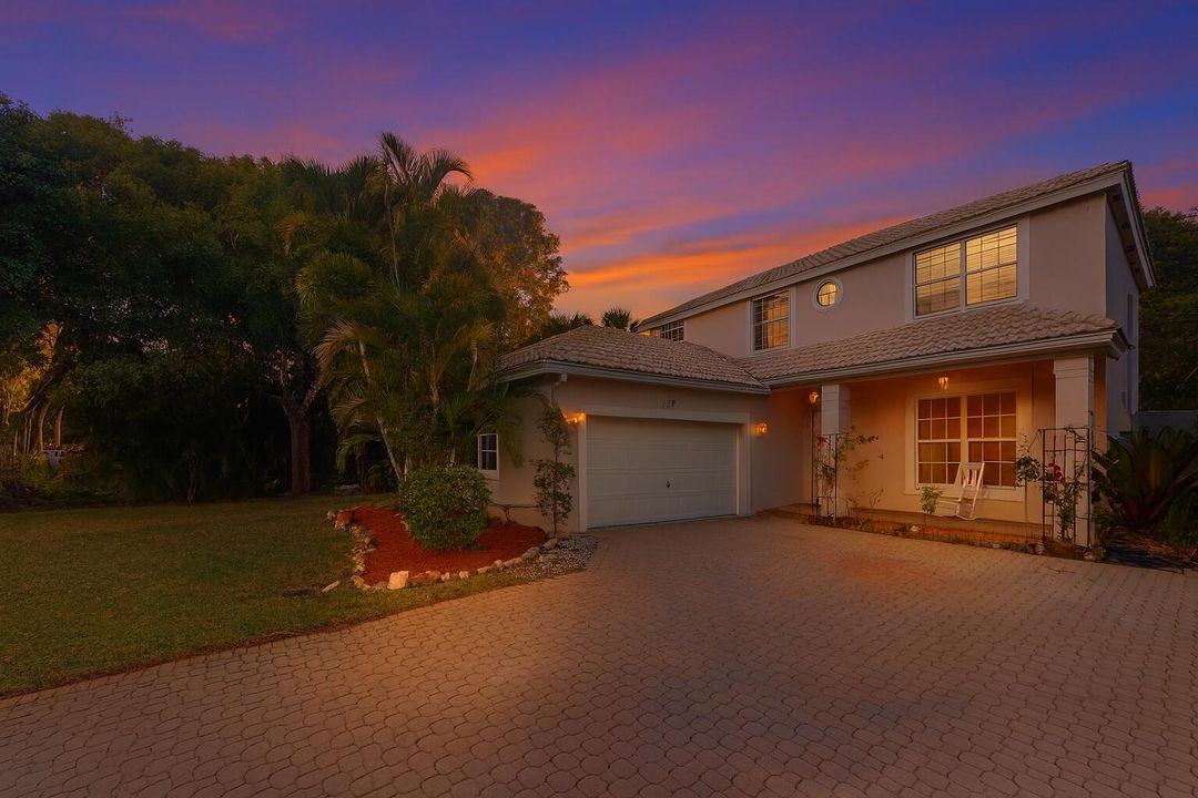 For Rent: $3,500 (4 beds, 2 baths, 2240 Square Feet)