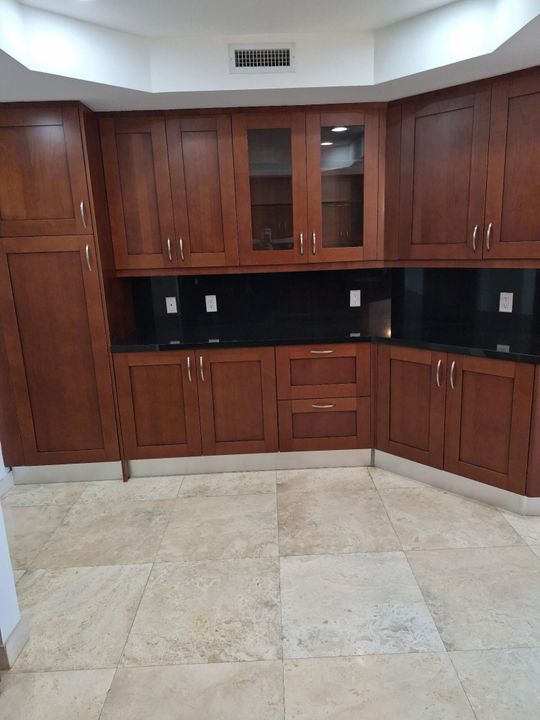 For Rent: $5,500 (2 beds, 2 baths, 1831 Square Feet)