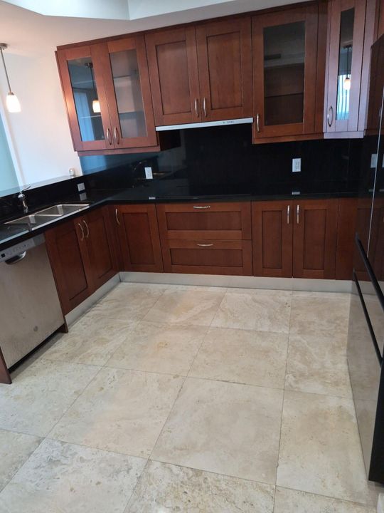 For Rent: $5,500 (2 beds, 2 baths, 1831 Square Feet)