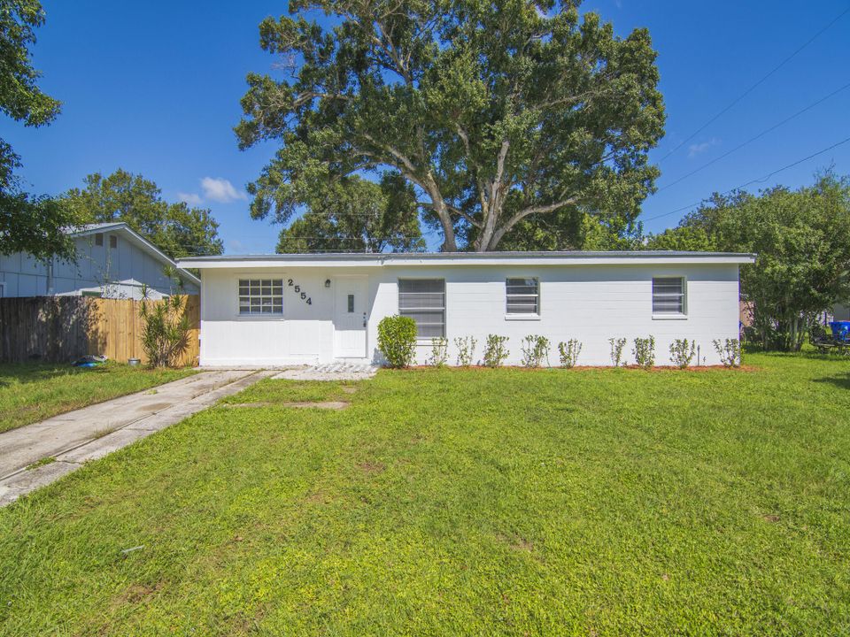 For Sale: $239,900 (3 beds, 1 baths, 1056 Square Feet)