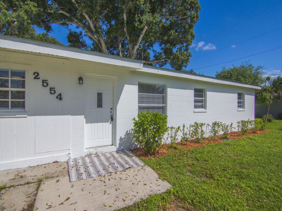 For Sale: $239,900 (3 beds, 1 baths, 1056 Square Feet)