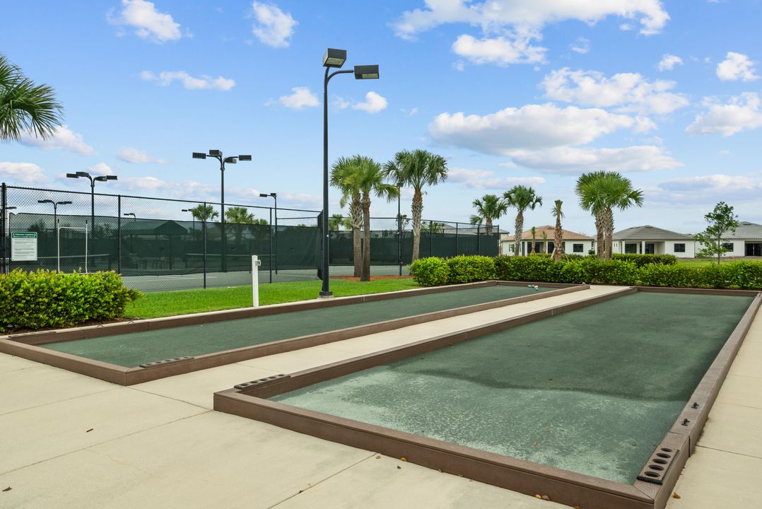 For Rent: $2,950 (3 beds, 2 baths, 1671 Square Feet)