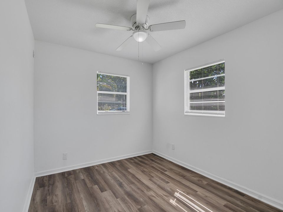 For Sale: $239,900 (3 beds, 1 baths, 1056 Square Feet)