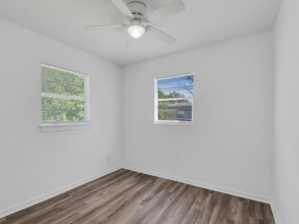 For Sale: $239,900 (3 beds, 1 baths, 1056 Square Feet)