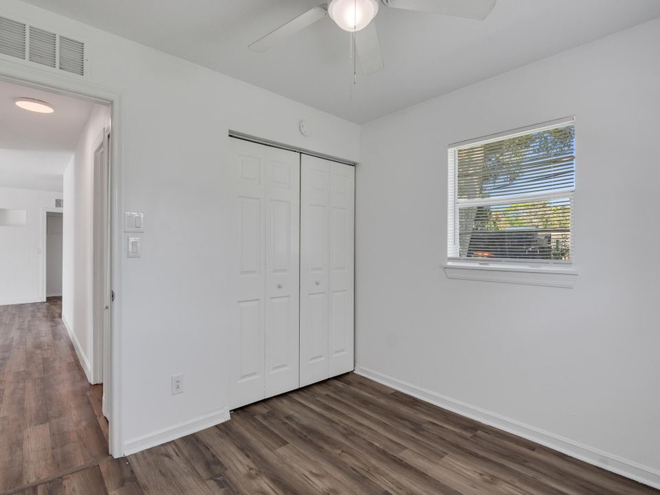 For Sale: $239,900 (3 beds, 1 baths, 1056 Square Feet)