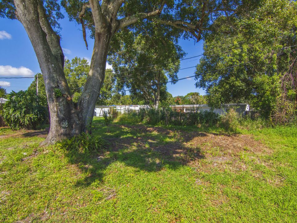 For Sale: $239,900 (3 beds, 1 baths, 1056 Square Feet)