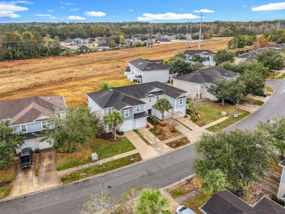 For Sale: $180,000 (2 beds, 3 baths, 1220 Square Feet)