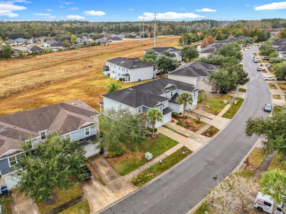 For Sale: $180,000 (2 beds, 3 baths, 1220 Square Feet)