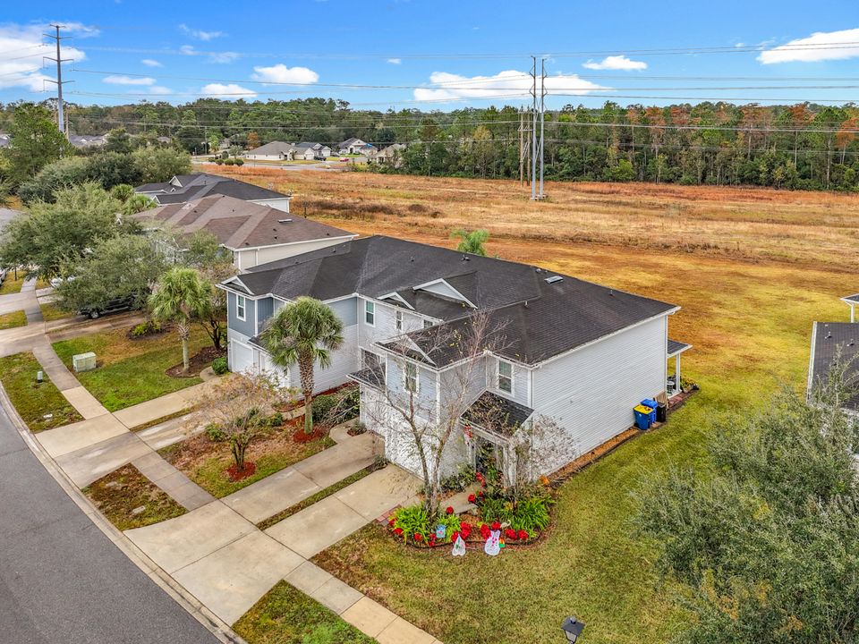 For Sale: $180,000 (2 beds, 3 baths, 1220 Square Feet)