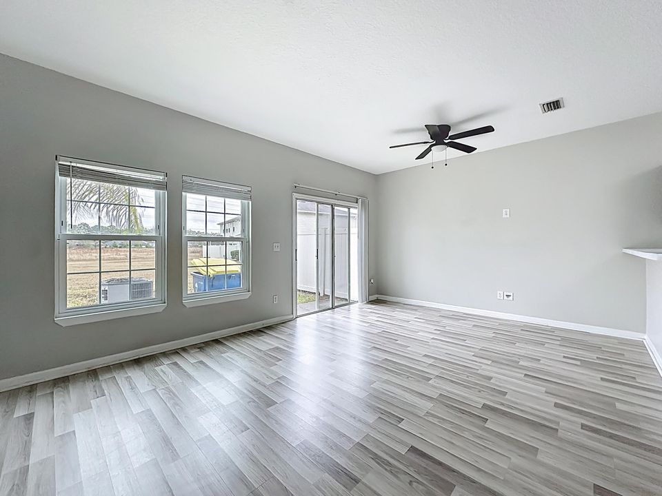 For Sale: $180,000 (2 beds, 3 baths, 1220 Square Feet)