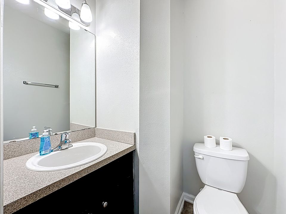 For Sale: $180,000 (2 beds, 3 baths, 1220 Square Feet)