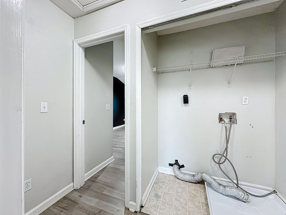 For Sale: $180,000 (2 beds, 3 baths, 1220 Square Feet)