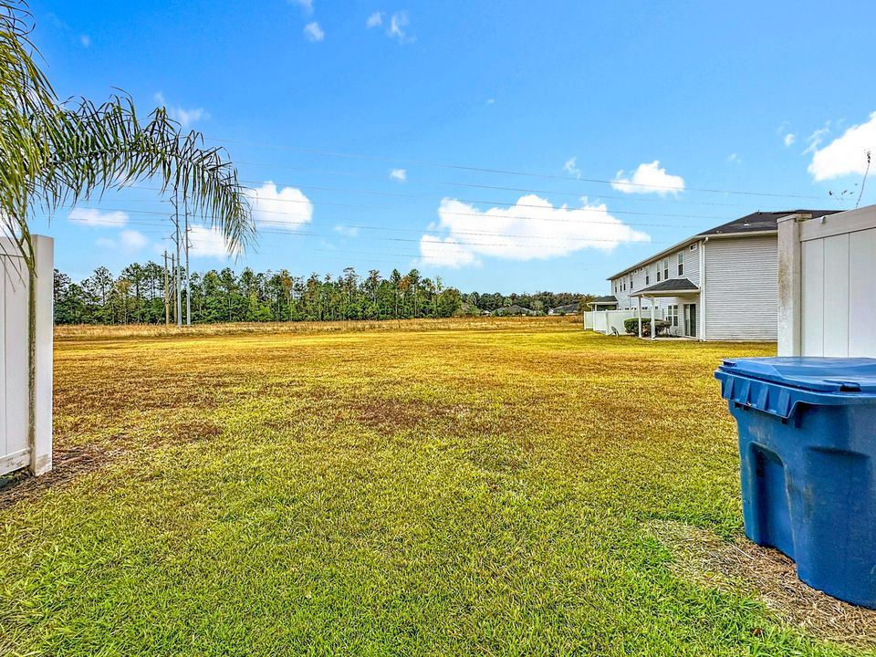 For Sale: $180,000 (2 beds, 3 baths, 1220 Square Feet)