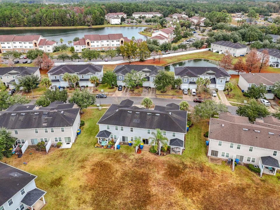 For Sale: $180,000 (2 beds, 3 baths, 1220 Square Feet)