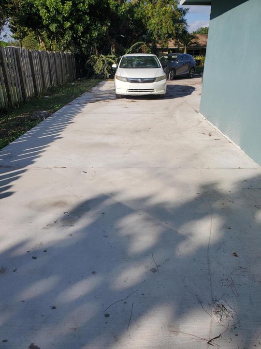 For Rent: $2,600 (3 beds, 2 baths, 1205 Square Feet)