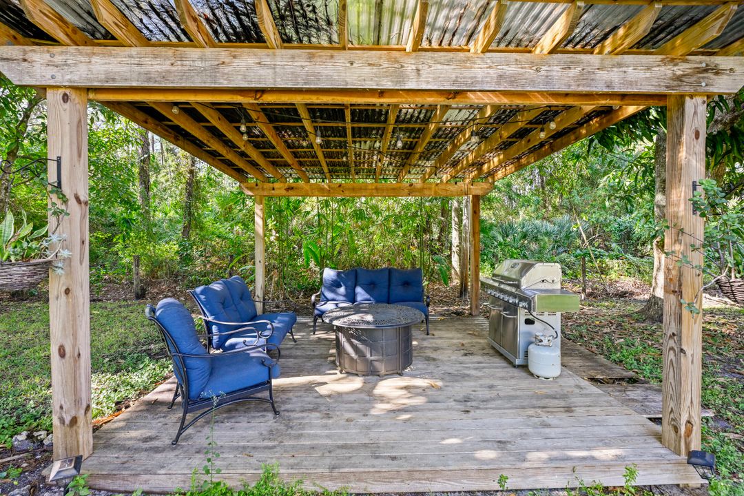 For Sale: $725,000 (4 beds, 3 baths, 2315 Square Feet)