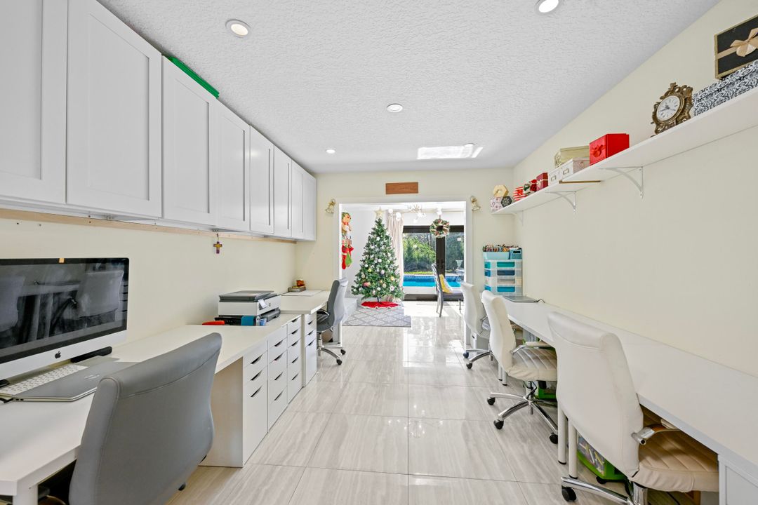 For Sale: $725,000 (4 beds, 3 baths, 2315 Square Feet)