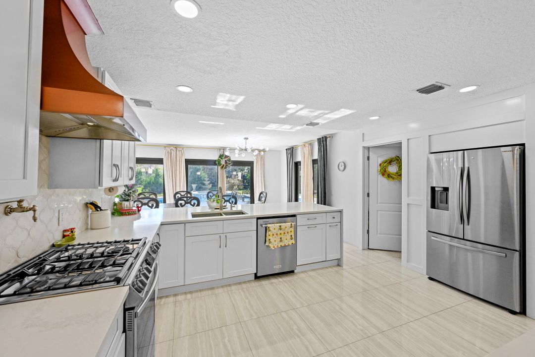 For Sale: $725,000 (4 beds, 3 baths, 2315 Square Feet)