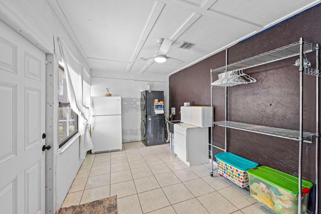 For Sale: $725,000 (4 beds, 3 baths, 2315 Square Feet)