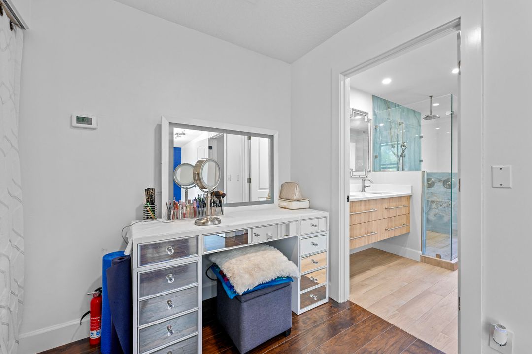 For Sale: $725,000 (4 beds, 3 baths, 2315 Square Feet)