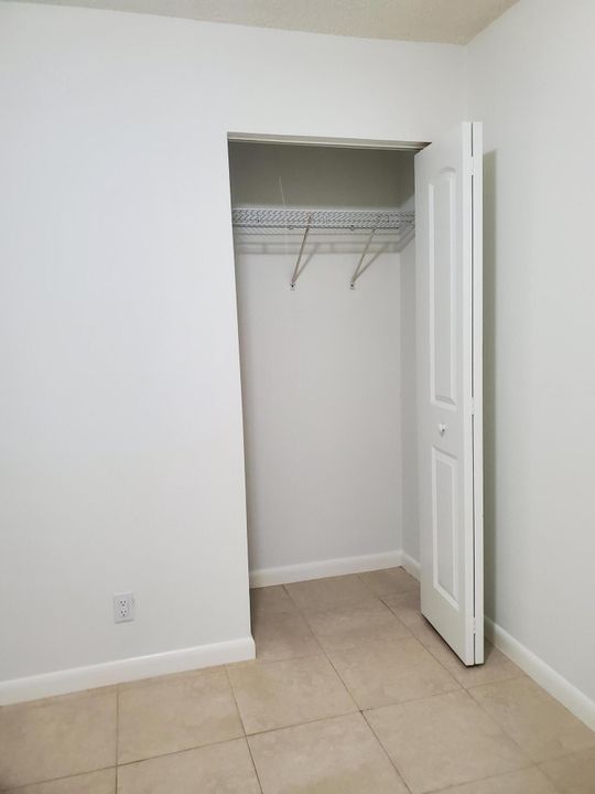 For Rent: $2,600 (3 beds, 2 baths, 1205 Square Feet)