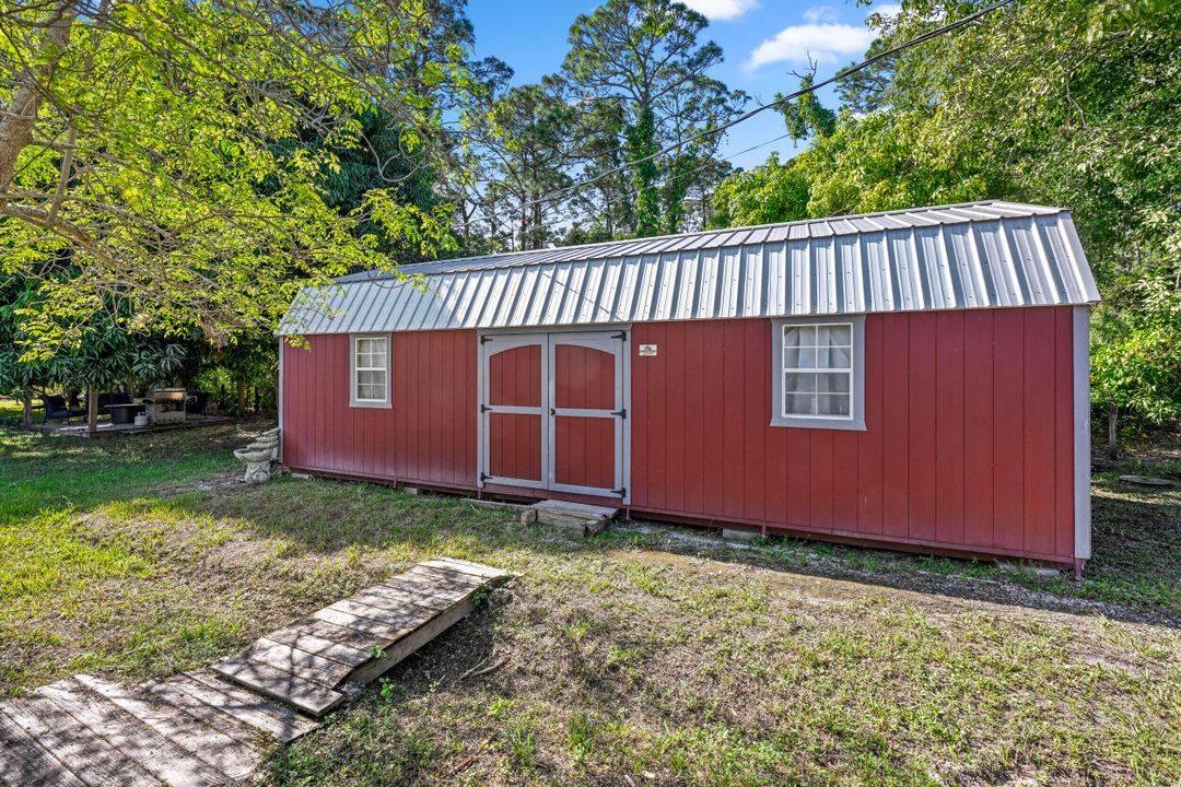 For Sale: $725,000 (4 beds, 3 baths, 2315 Square Feet)