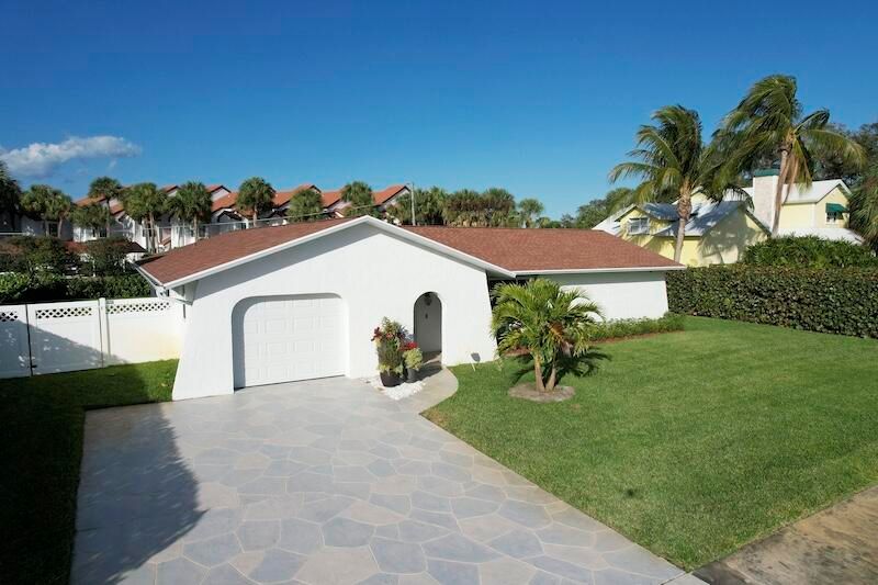 В аренду: $6,000 (3 спален, 2 ванн, 1737 Квадратных фут)