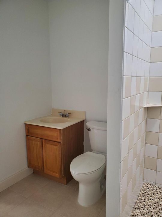 For Rent: $2,600 (3 beds, 2 baths, 1205 Square Feet)