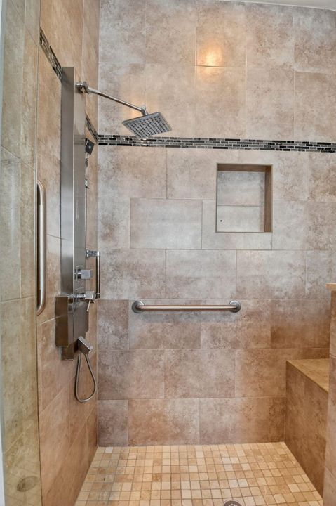 En Venta: $439,900 (2 camas, 2 baños, 1880 Pies cuadrados)