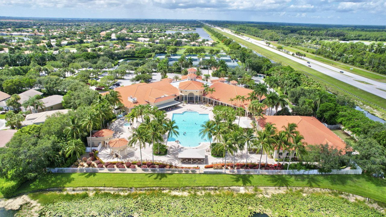 En Venta: $439,900 (2 camas, 2 baños, 1880 Pies cuadrados)