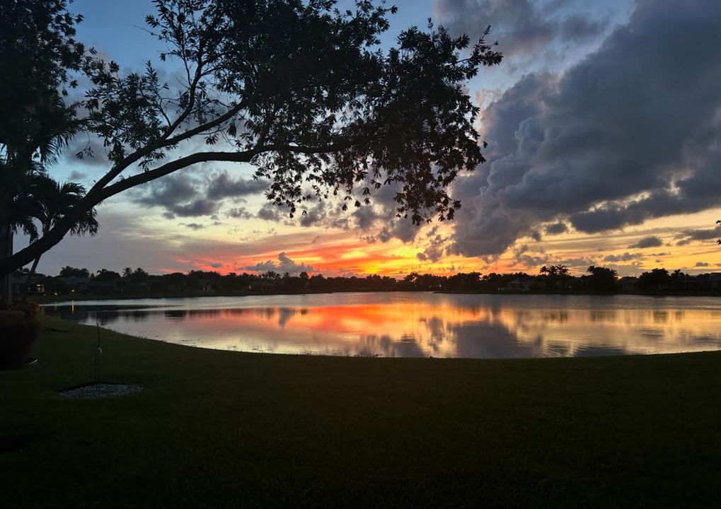 En Venta: $439,900 (2 camas, 2 baños, 1880 Pies cuadrados)