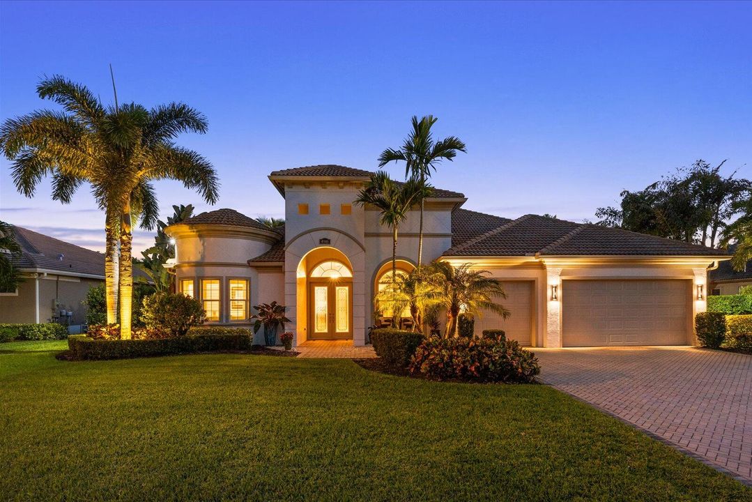 For Sale: $929,888 (3 beds, 3 baths, 2898 Square Feet)