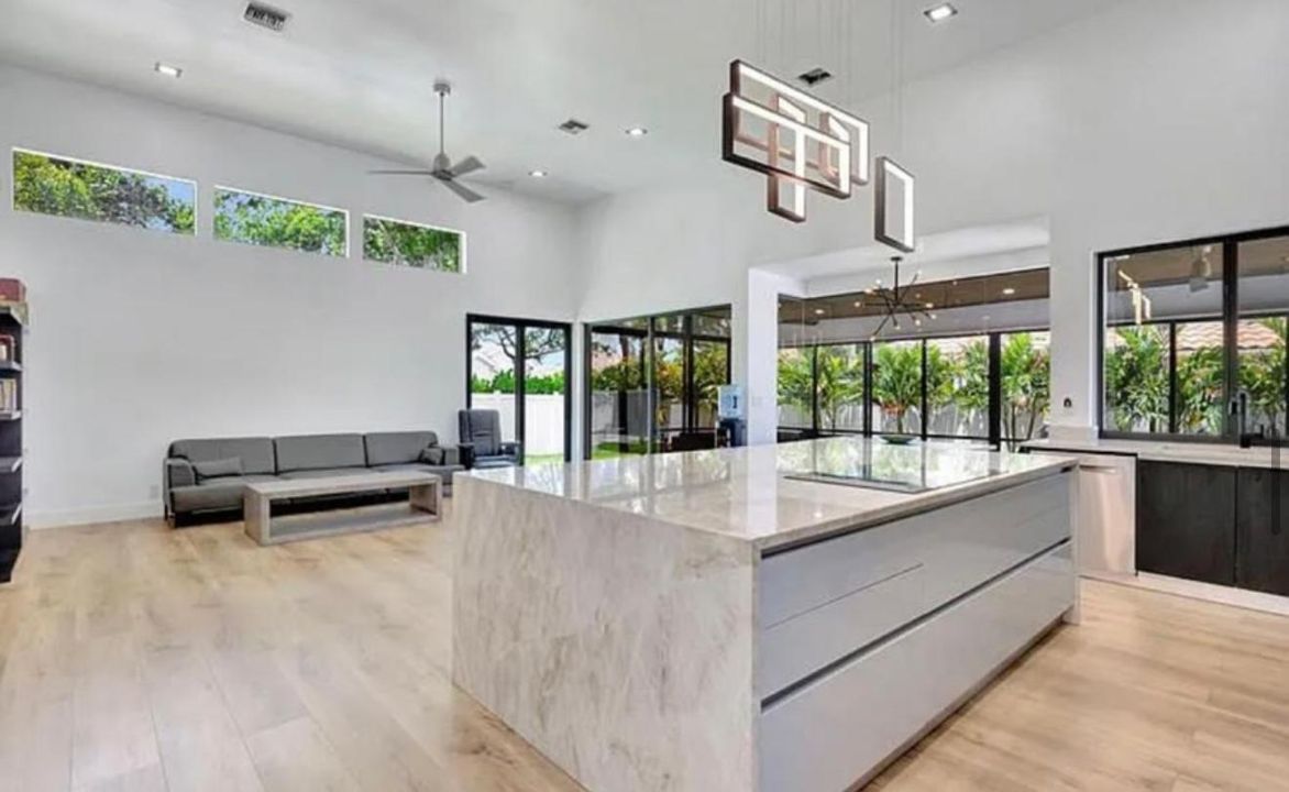 For Rent: $25,000 (4 beds, 4 baths, 3170 Square Feet)