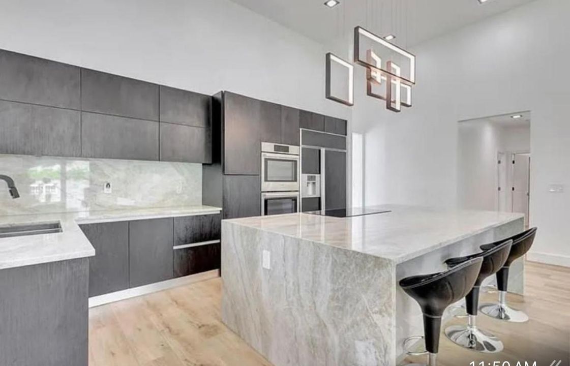 For Rent: $25,000 (4 beds, 4 baths, 3170 Square Feet)