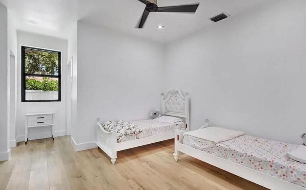 For Rent: $25,000 (4 beds, 4 baths, 3170 Square Feet)