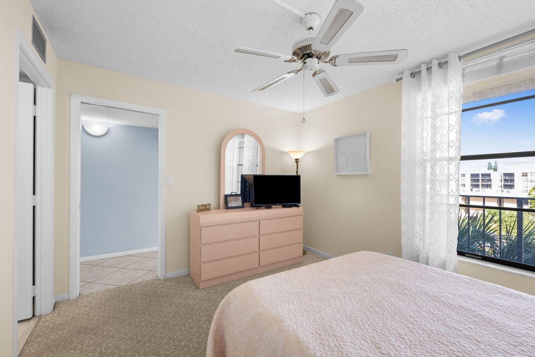 На продажу: $368,000 (2 спален, 2 ванн, 1130 Квадратных фут)