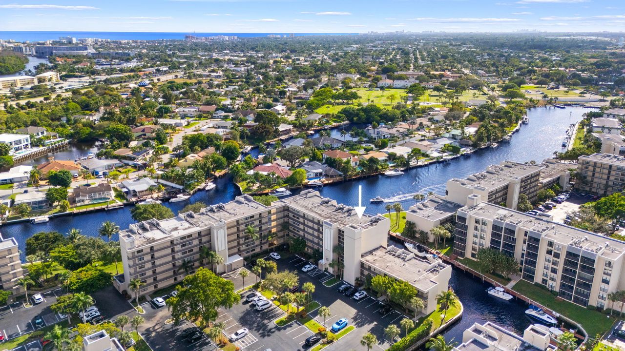 На продажу: $368,000 (2 спален, 2 ванн, 1130 Квадратных фут)