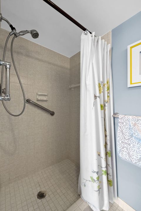 На продажу: $368,000 (2 спален, 2 ванн, 1130 Квадратных фут)