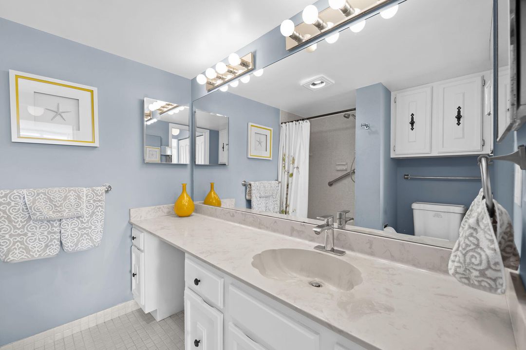 На продажу: $368,000 (2 спален, 2 ванн, 1130 Квадратных фут)