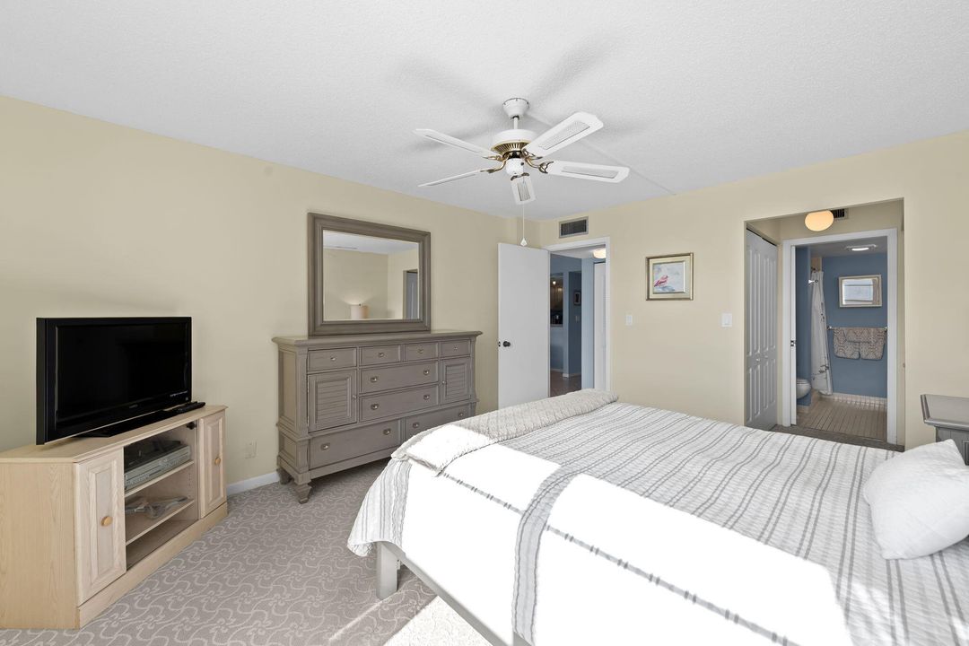 На продажу: $368,000 (2 спален, 2 ванн, 1130 Квадратных фут)