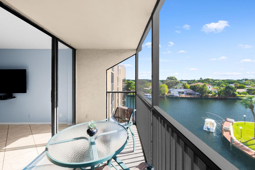 На продажу: $368,000 (2 спален, 2 ванн, 1130 Квадратных фут)