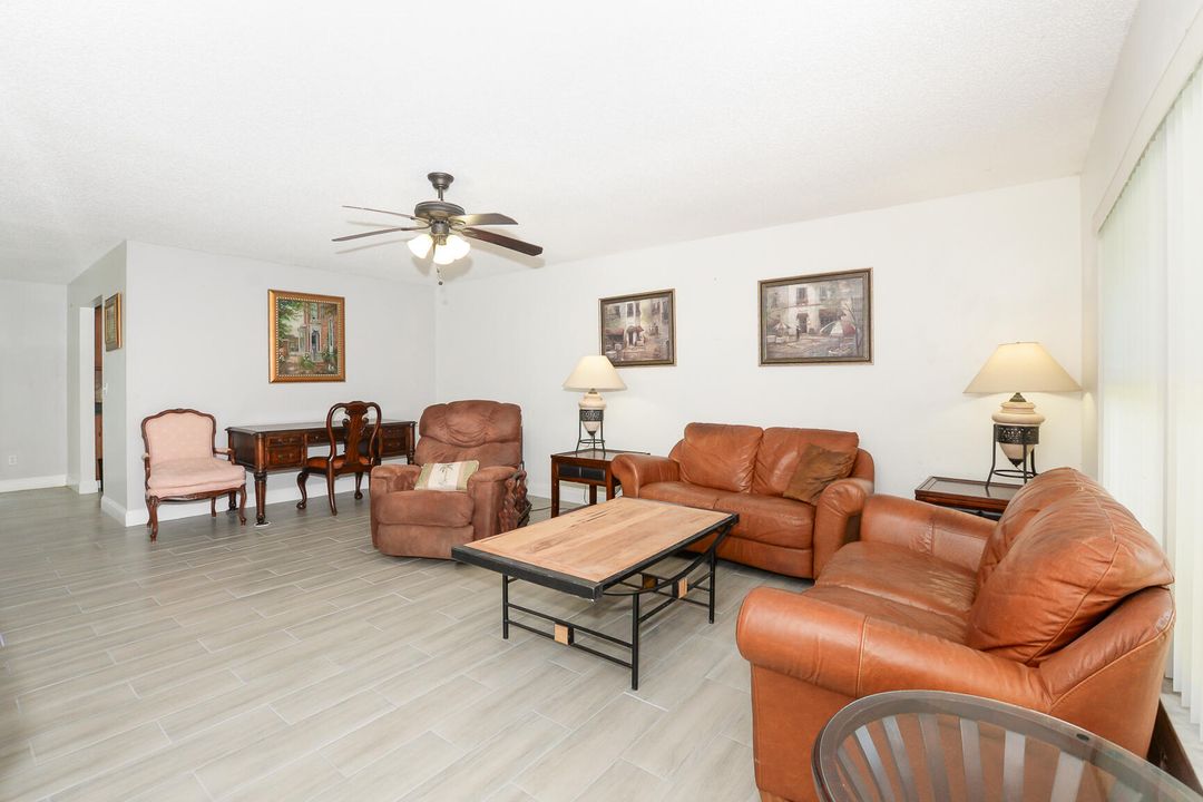 For Sale: $298,000 (2 beds, 2 baths, 1184 Square Feet)
